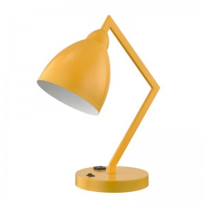 Настольная лампа с фиксированной металлической рукой и головой со встроенной выходом питания и на выключателе на рокеров/off на базе для гостей